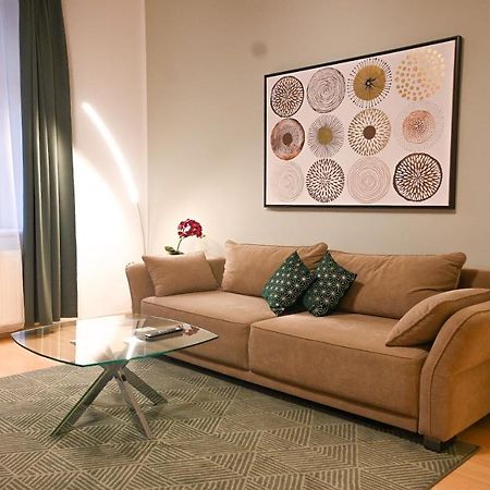 Elegant Suite Altes Akh Виена Екстериор снимка